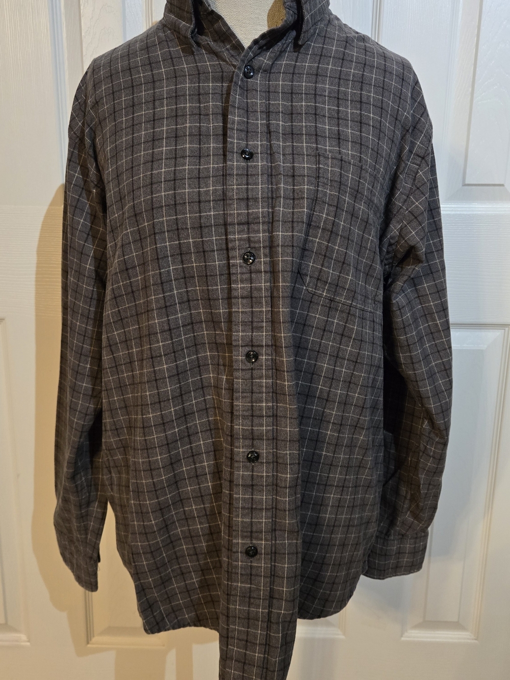 St John’s Bay Jasper Twill Men’s Plaid Button Up Shirt Large Gray Cotton